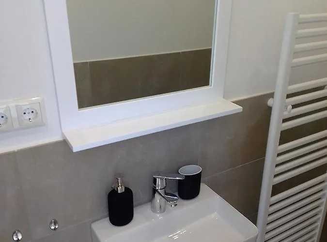 Zentrale Ruhige Lage Mit Parkplatz Und Terrasse Apartmán