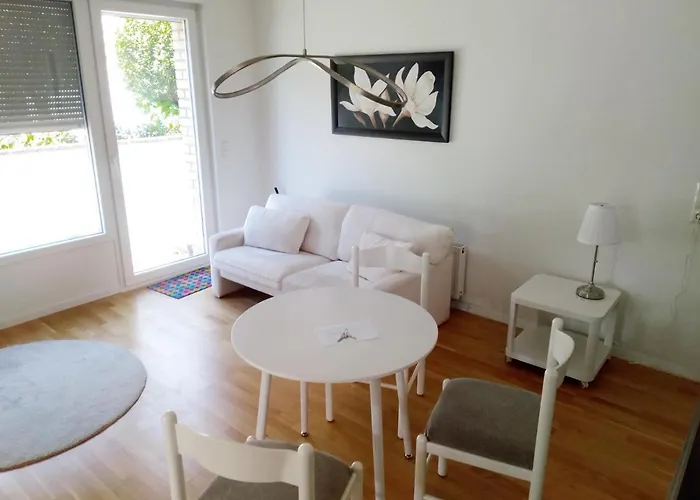 Zentrale Ruhige Lage Mit Parkplatz Und Terrasse Apartmán *